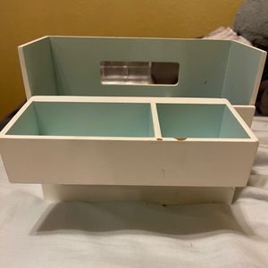 makeup organizer
